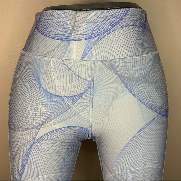 Small Reebok Blue White Geometric Print Speed Wick Athletic Leggings Activewear - Picture 2 of 10